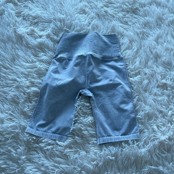 ✨Free People good karma biker spandex yoga shorts - small - Picture 1 of 1